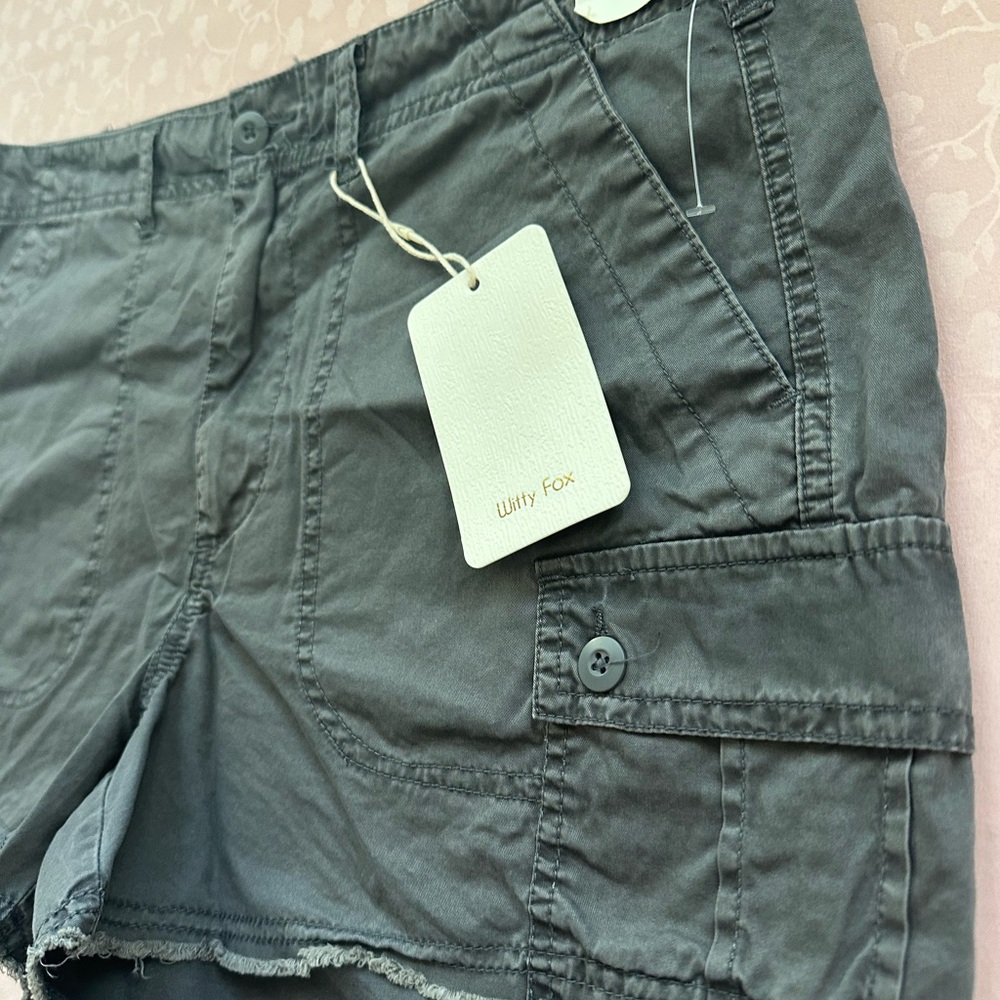 🆕Witty Fox Mid Rise Utility Shorts - Picture 3 of 12